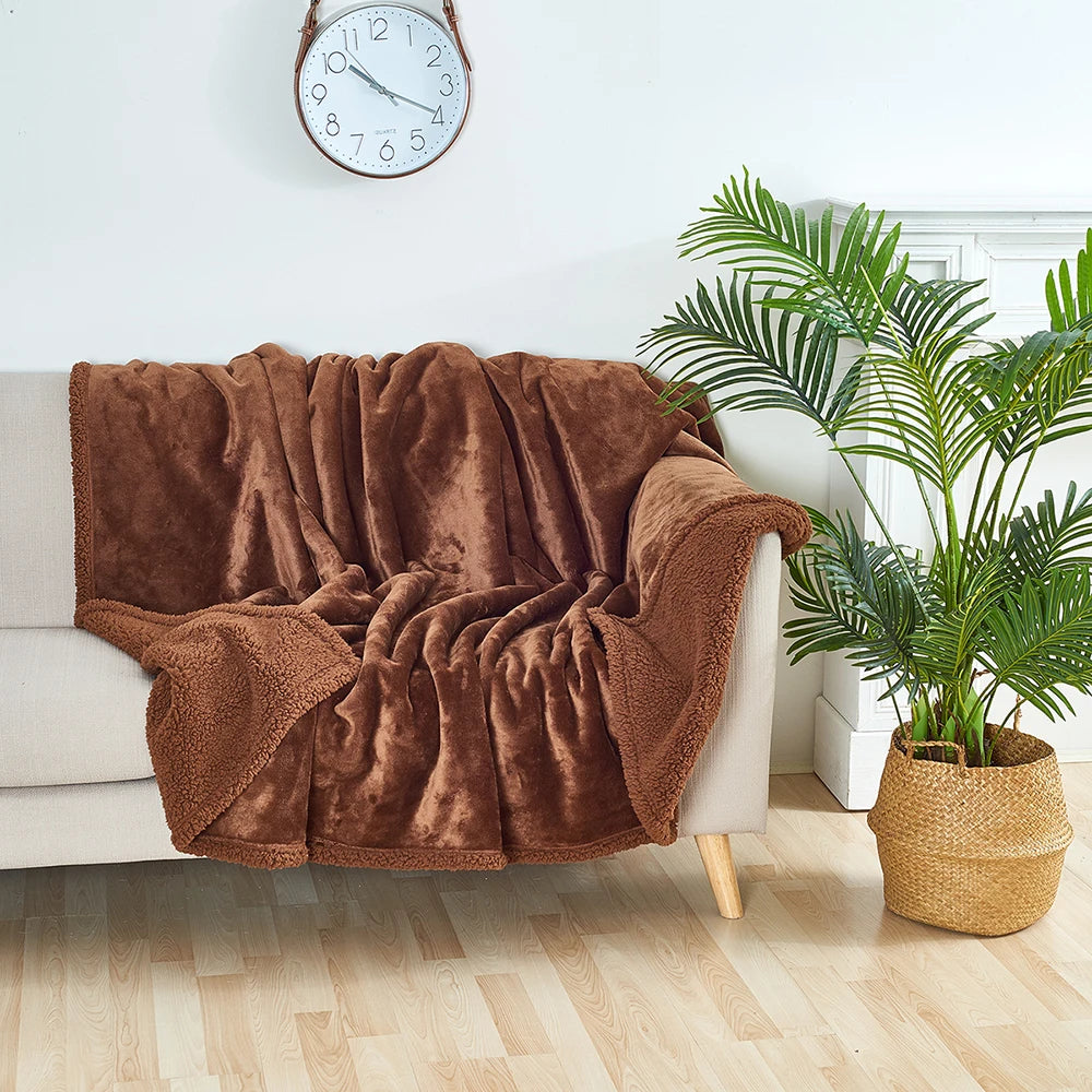 Reversible Waterproof Pet Blanket - Liquid-Resistant Dog Cover for Sofa, Bed, and Couch with Sherpa Fleece Protection