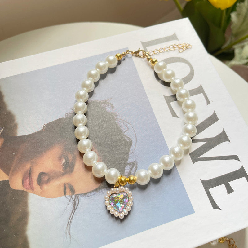 Elegant Retro Crystal Pendant Necklace for Pets - Sophisticated Jewelry for Cats and Dogs